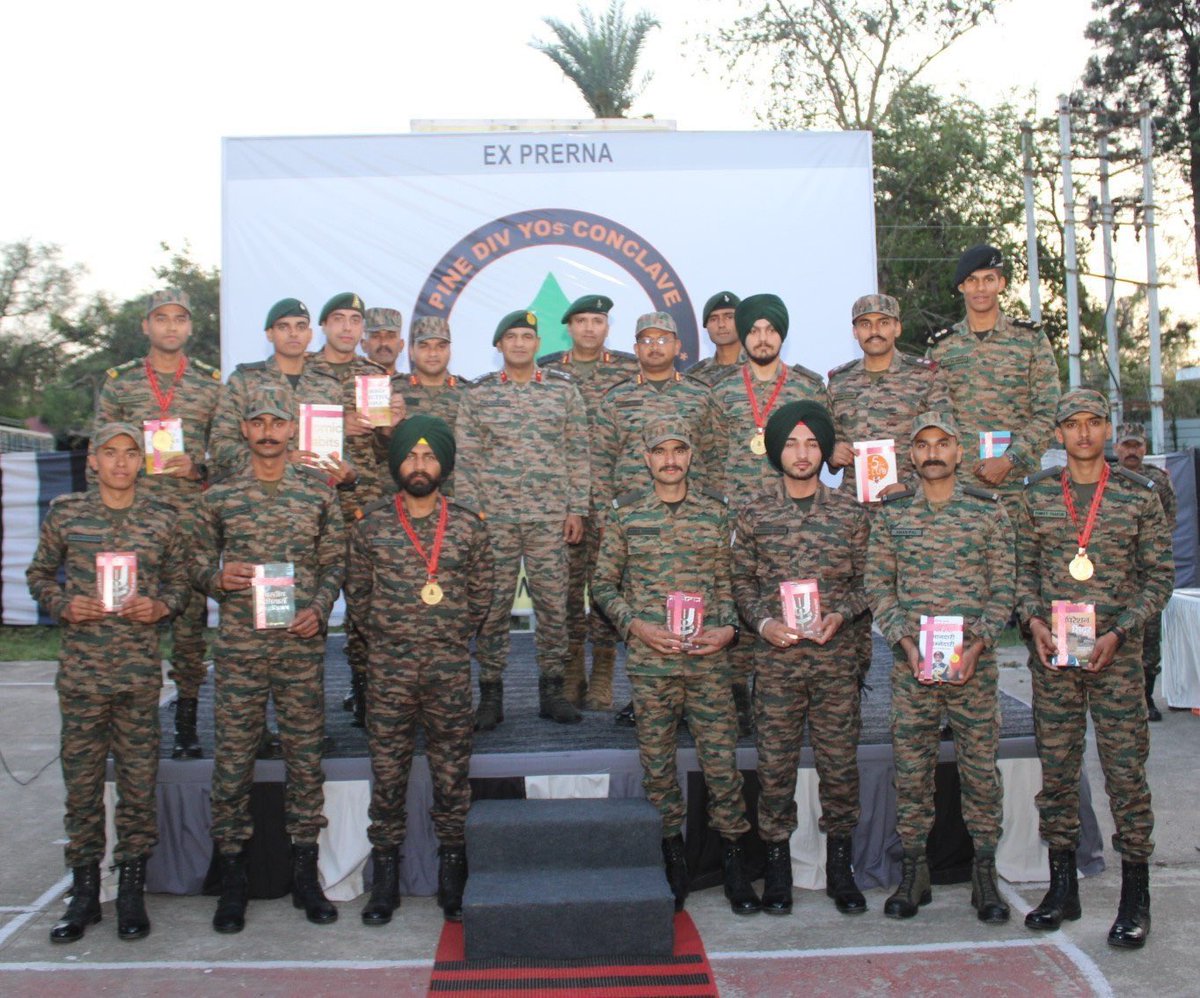 swapy6's tweet photo. Authors merely write the books but they belong to the nation, to the next generation of leaders &amp; warriors 

Gratifying to see my books where they truly matter🇮🇳🇮🇳🇮🇳 https://t.co/addLckbGln
