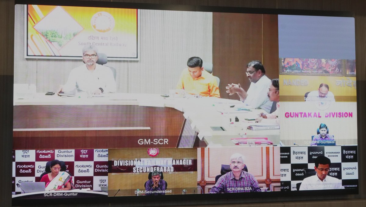 SCRailwayIndia's tweet image. Shri Sanjay Kumar Srivastava, General Manager, SCR holds review meeting on safety of train operations across the zone today at Rail Nilayam along with Principal Heads of Depts. Divisional Railway Managers participated through video conference.
#safetyfirst #railways
