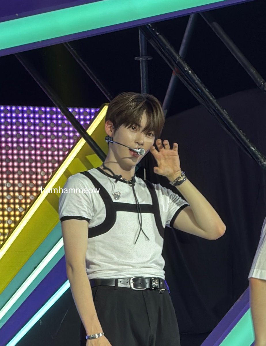 해미._. tweet media