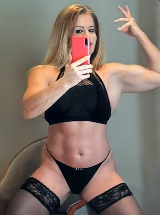 MMysteria's tweet photo. Biceps &amp; Abs 💪
#biceps #abs #legs #stockings #April2026 https://t.co/2FZcln08cR