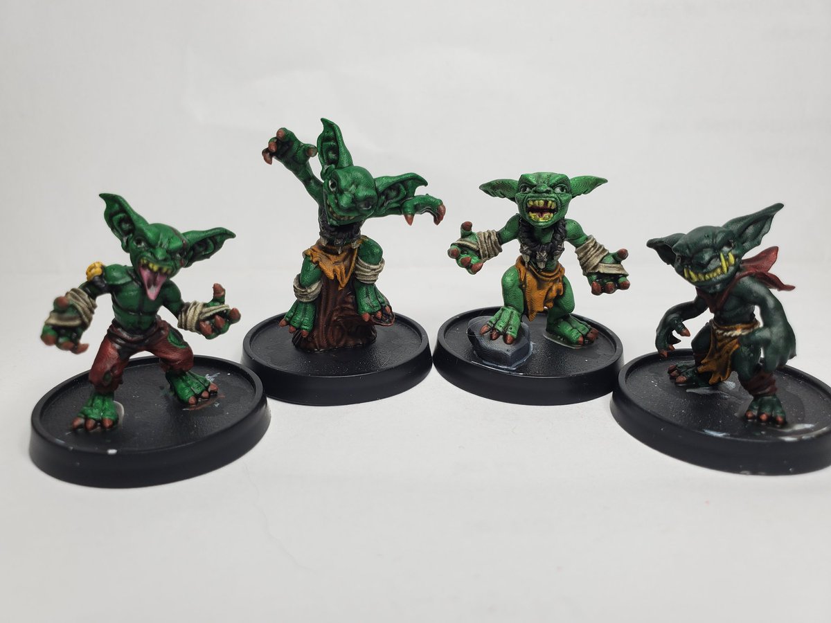 CatHultberg's tweet image. Just realized I fell asleep last night without posting the other half of my @MoonlightMinis goblin-palooza. Please enjoy the rest of this beautifully sculpted collection. #miniatures #miniaturepainting #workinprogress