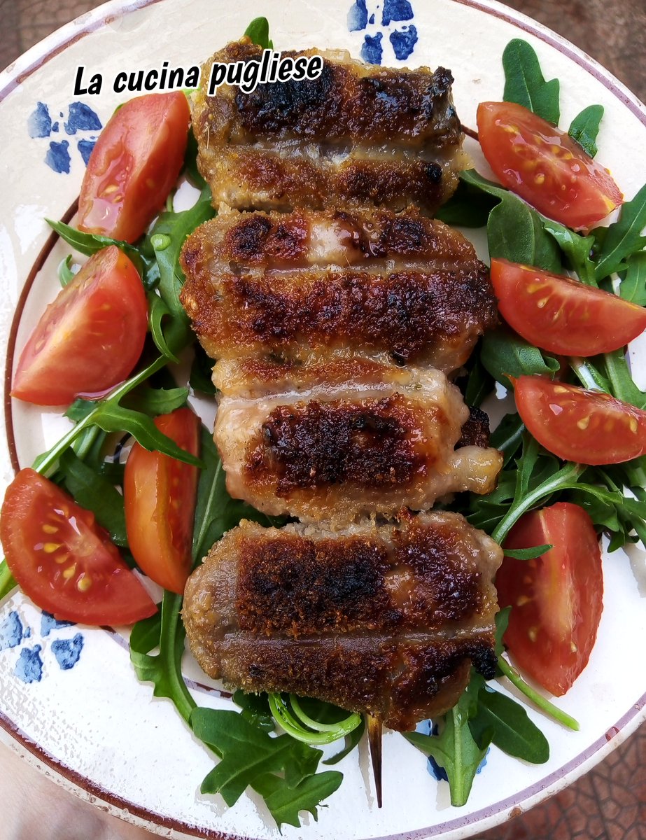 Cucinapugliese's tweet image. BOMBETTE PUGLIESI CON RUCOLA E POMODORINI CONDITI CON OLIO EVO E SALE 🥰🥰🥰

Sito UFFICIALE:
➛ lacucinapugliese.org

#13aprile2026 #puglia #salento #food #cucina #blogger #italia #italy #lunch #monday