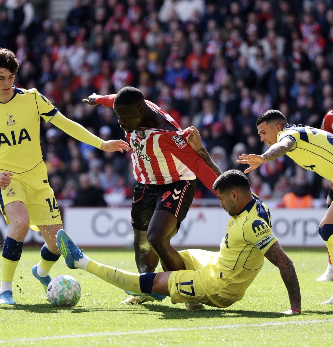 ConnorBox03's tweet photo. @owen_thfc_ Could’ve killed Brobbey there https://t.co/P129Ze6Oo9