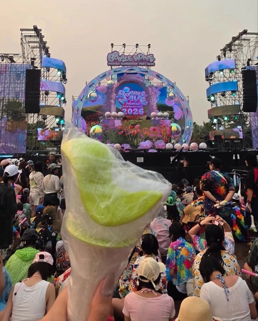 ` Def.🌴maymae~ tweet media