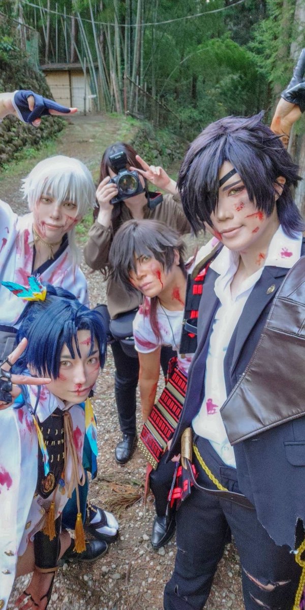 ⚠cosplay
⚠血糊 
⚠fake blood
⚠捏造衣装着崩し

先日の思い出！
皆最高だったよー！時間足りなかった😂