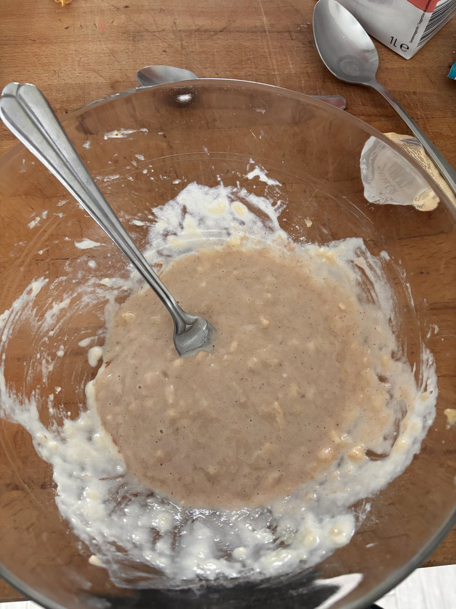 s4fetyn3tt_'s tweet photo. I realised I didn’t have eggs in the middle of making banana pancakes. Let’s hope this works guys🙏 https://t.co/J9HfeYRtrq