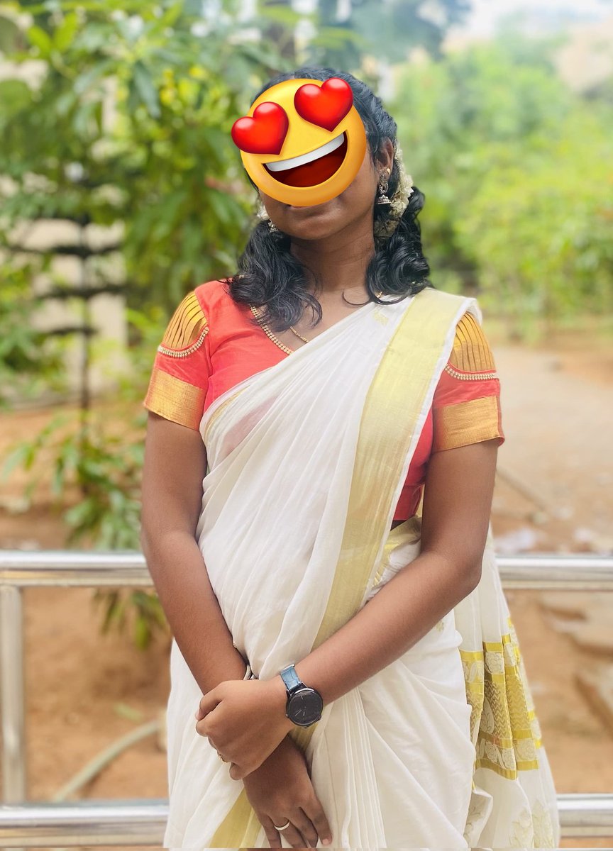 ShrukunaX's tweet image. A little tradition, a lot of peace 🌿

#Saree #Memories #CollegeDays
