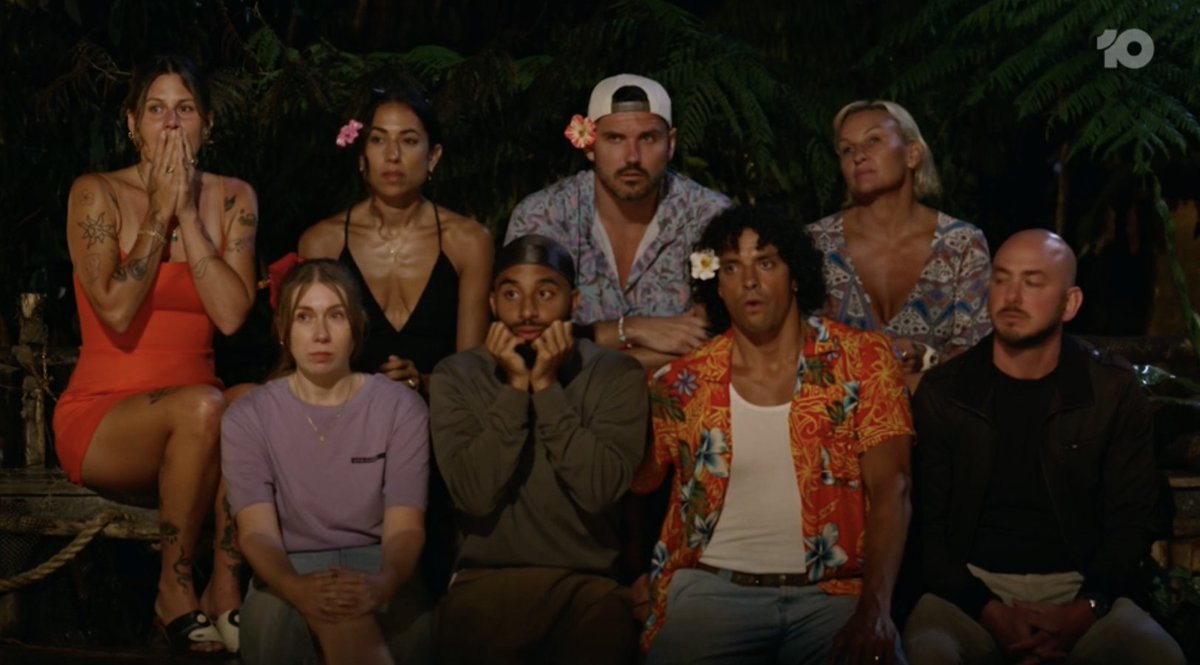 victoria tweet media