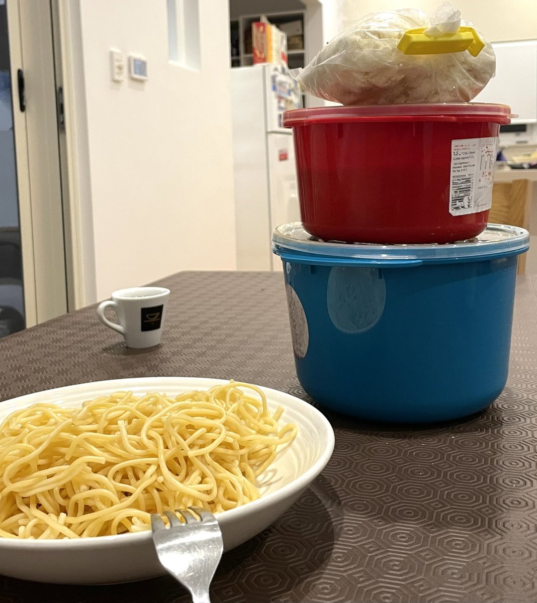 GOkladnikov's tweet image. All the 5 key food groups on the table for dinner - pasta, sauce, meatballs, parmesan cheese and coffee #dinner #foodgroups #greatdinner