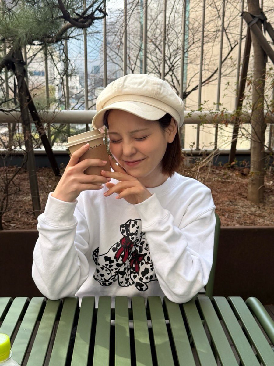 BRNIZIU's tweet image. 📸 | MAKO via Instagram.

"Meus momentos felizes recentes 🥤🍕🌷🐶🌸"

#MAKO #NiziU #ニジュー #니쥬