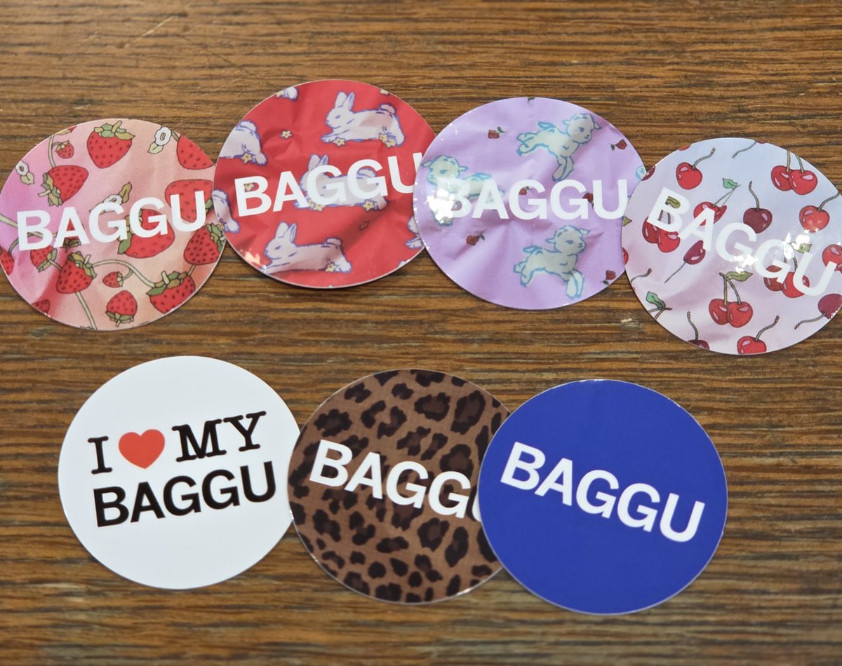 【BAGGU Fair 2026】
カルフォルニア発のバッグブランド、BAGGU(バグゥ)
ノベルティフェアを4/16(木)まで開催中です！
BAGGU製品を1点以上お買い上げでノベルティの限定ステッカーを1点プレゼントします！
※ノベルティはなくなり次第終了となります。