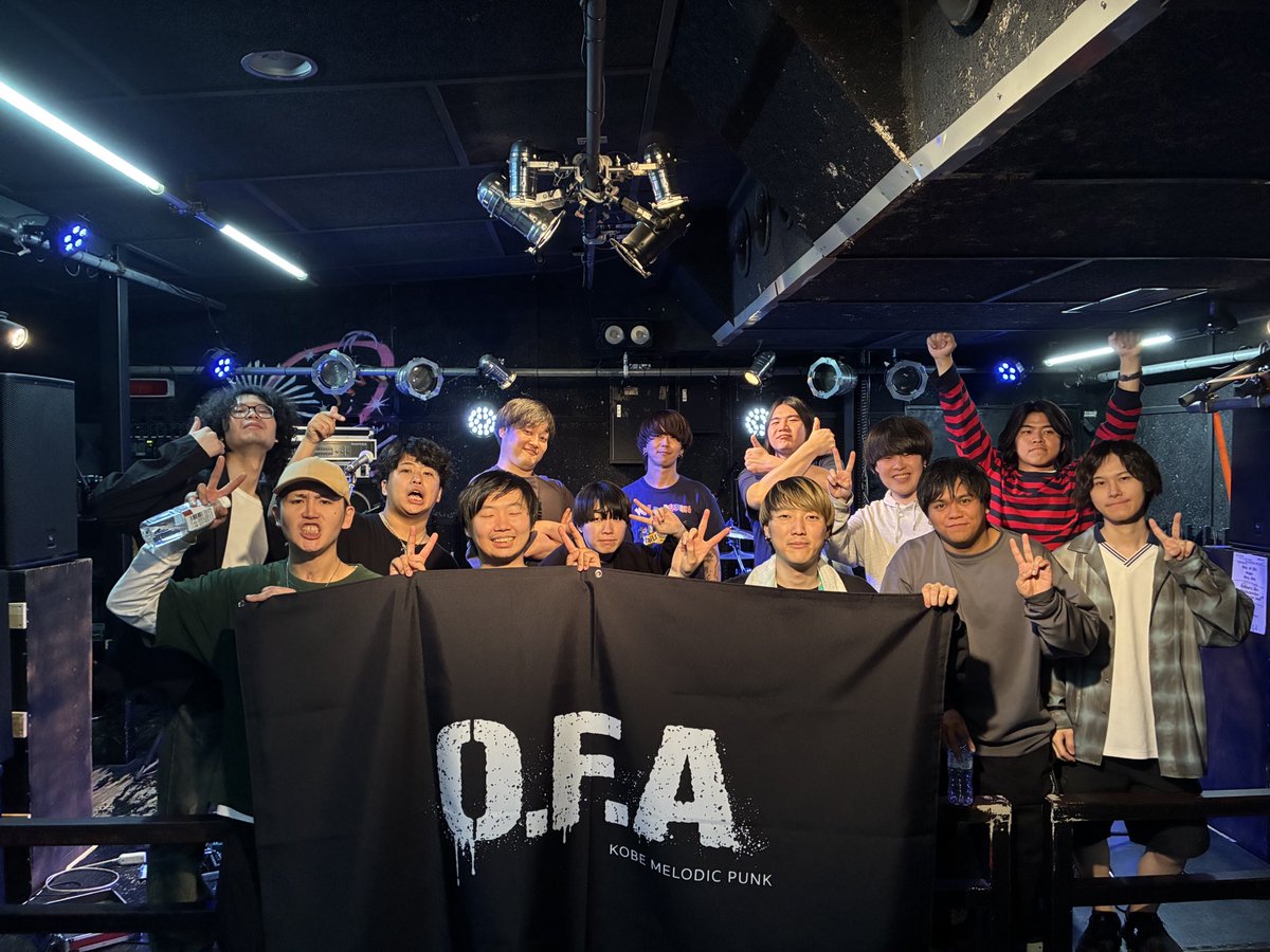 thithibaan's tweet photo. 4月12日(日) 三重 鈴鹿ANSWER
"2026 O.F.A 1st mini album
「Just beginning」release tour"
ありがとうございました〜！！❤️‍🔥

1. Freeze, breeze
2. アスファルト
3. arrow
4. ゲットダウン
5. ステレオ
6. 君たちへ
7. 言うてみ

次は5/10(日) 三重 四日市CLUB CHAOSです！

#チチバーン https://t.co/5rJ0rURyrx