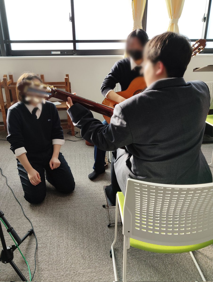 daisanguitar's tweet photo. -部活体験2日目-
今日もミニコンサートと楽器体験を行いました！少しでもギターに興味を持っていただけたら嬉しいです✨
#ギター部 https://t.co/xa75DjDyJJ