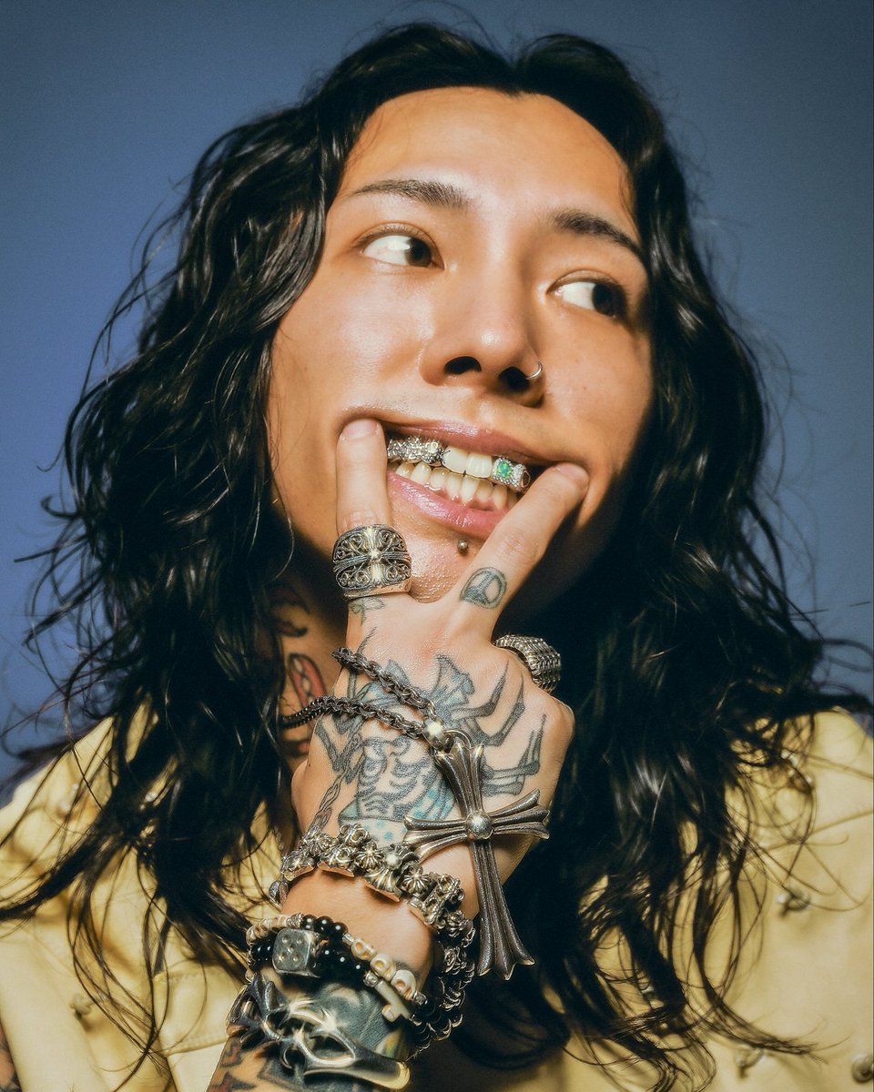 vividboooy tweet media