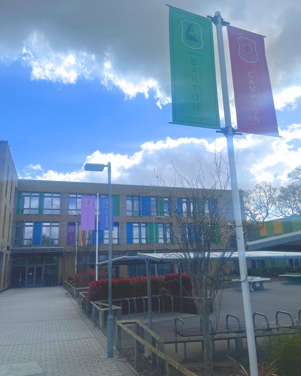 bonus_pastor's tweet image. Flying high! 🚩 New flags are greeting our students tomorrow morning. Our House system is key to the Bonus Pastor experience, encouraging students to excel in their learning and dive into extra-curricular life and competitions the schools offers. #HouseSystem #Belonging