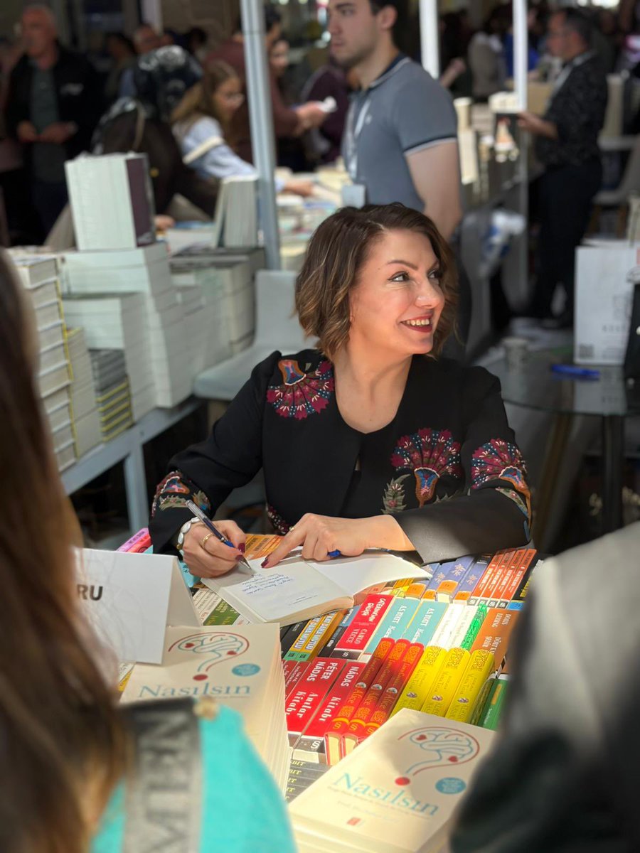 MonaKitap tweet media