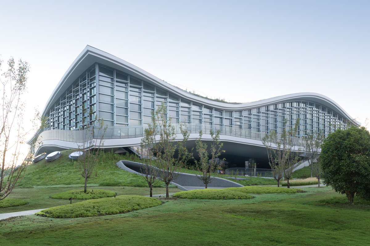 worldarchitects's tweet photo. #WorldBuildingOfTheWeek – Zhu Xiaofeng (Scenic Architecture Office), with Tongji Architectural Design Group, won the competition to design the Wave Cube sci-fi museum near Shanghai.
https://t.co/wnftV8hbAf
📸 SU Shengliang
#waofficial #SAO #wavecube #Shanghai https://t.co/OprDOhxP41
