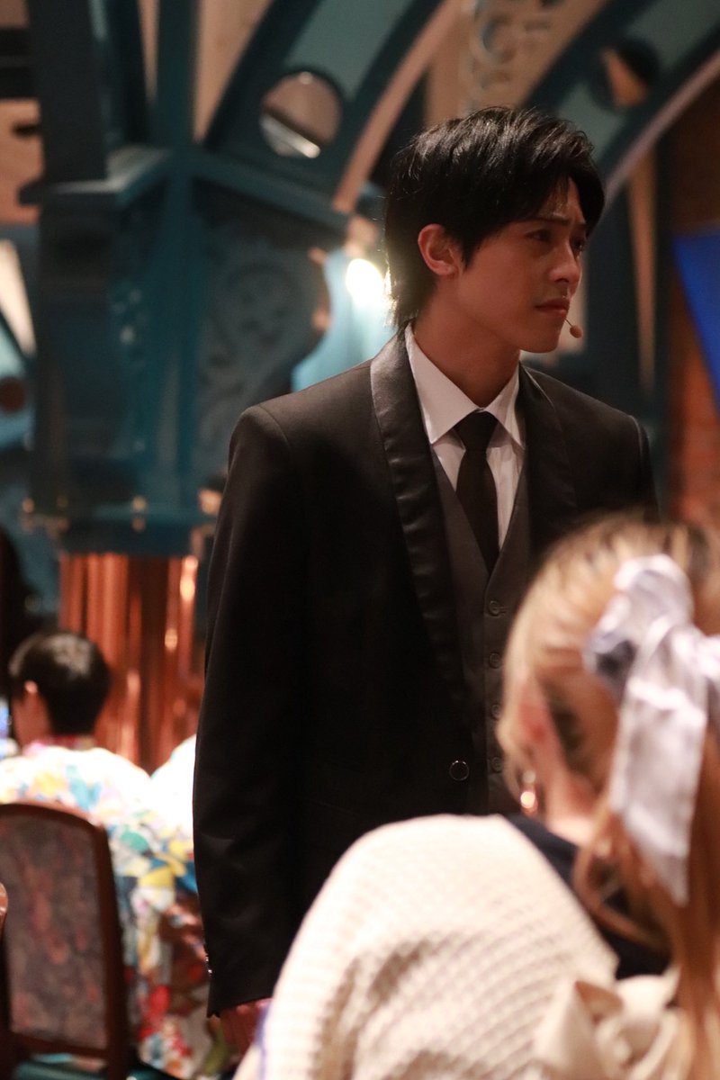 _411123_'s tweet photo. 顔が良かった
けど、まっじで暗すぎなのと席の配置とかでピントは合わないは画質良くないわ撮りづらいわで😇
演習的に仕方ないかもだけど、夏もこれなら👎🏻 https://t.co/w4RN8vRl8I