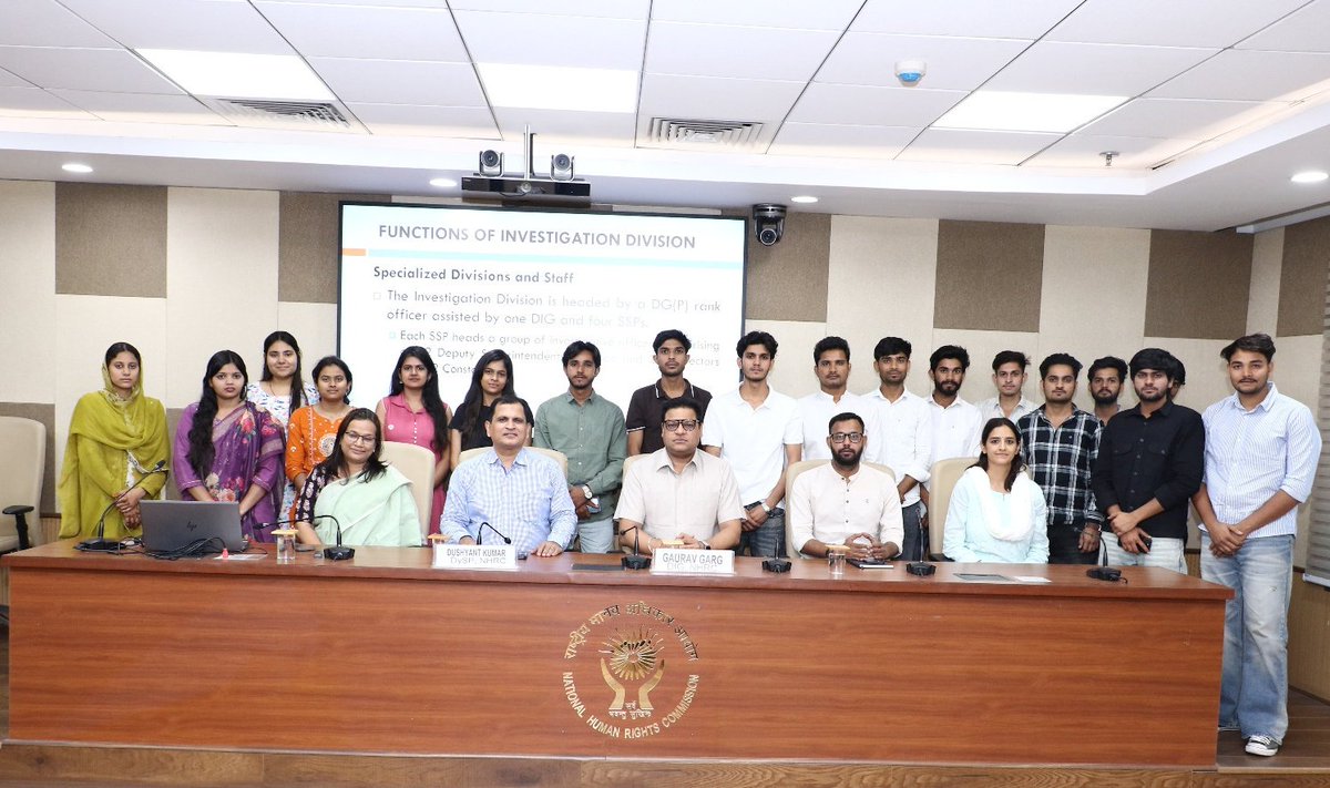 India_NHRC's tweet image. A group of 18 students with 3 faculty members from Gurugram University, Gurugram, Haryana visited NHRC today. They were briefed by the senior officers about the various aspects of the Commission's functioning and human rights. #Students #HumanRights #NHRCIndia