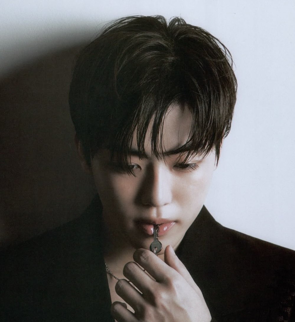 𝜗𝜚 tweet media