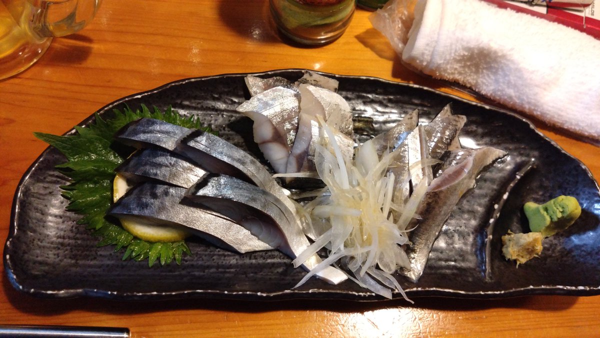 JOjVD6AvNNSuyks's tweet image. #月曜日 #だもんで #ハシゴで #山海
#富士市
#でビール
#キリンビール
#キリンクラシックラガービール
#マイジョッキ
#マイカトラリー
#マイ灰皿
#刺身盛合せ
今日は #青魚セット
#鯵
#イワシ
#〆サバ
#抹茶ソルト
#俺のこだわり
#俺の定番