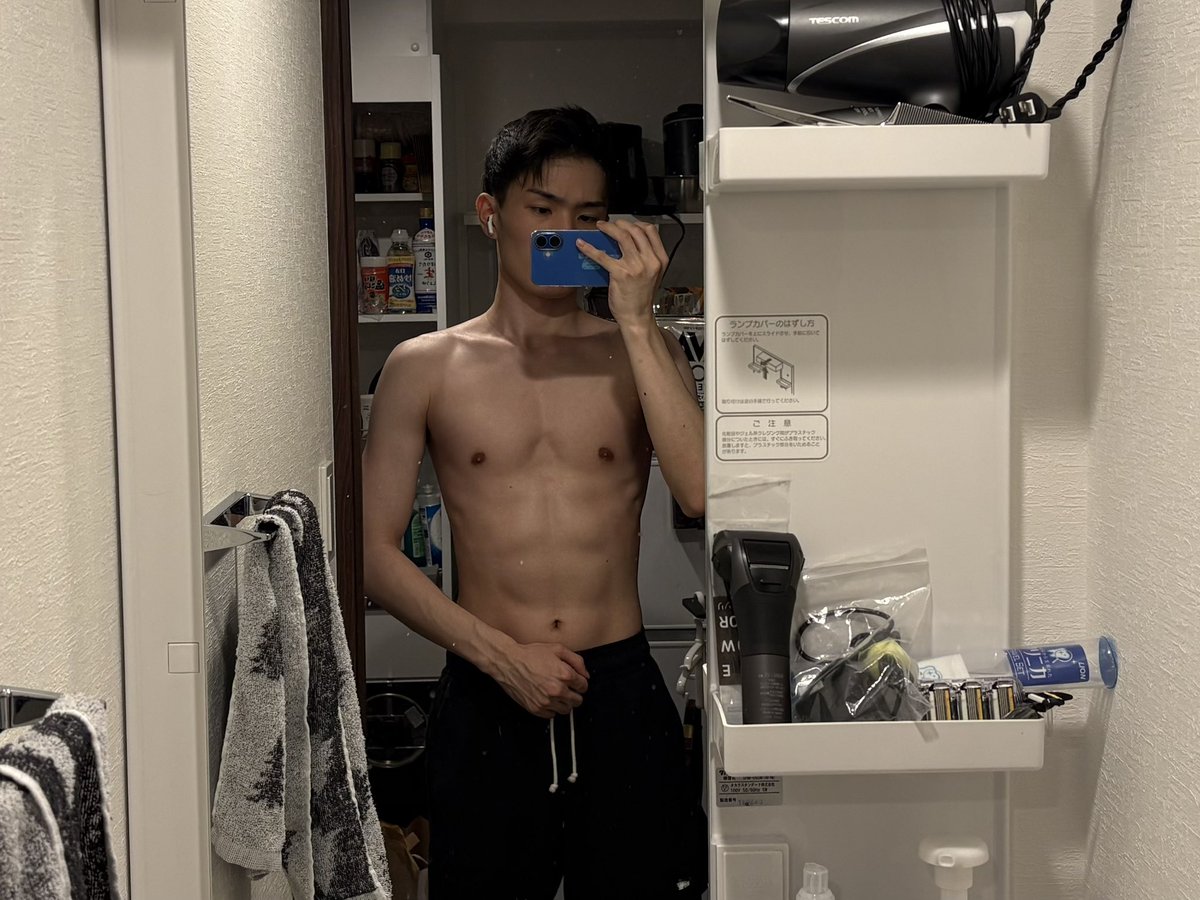 りんたろ tweet media