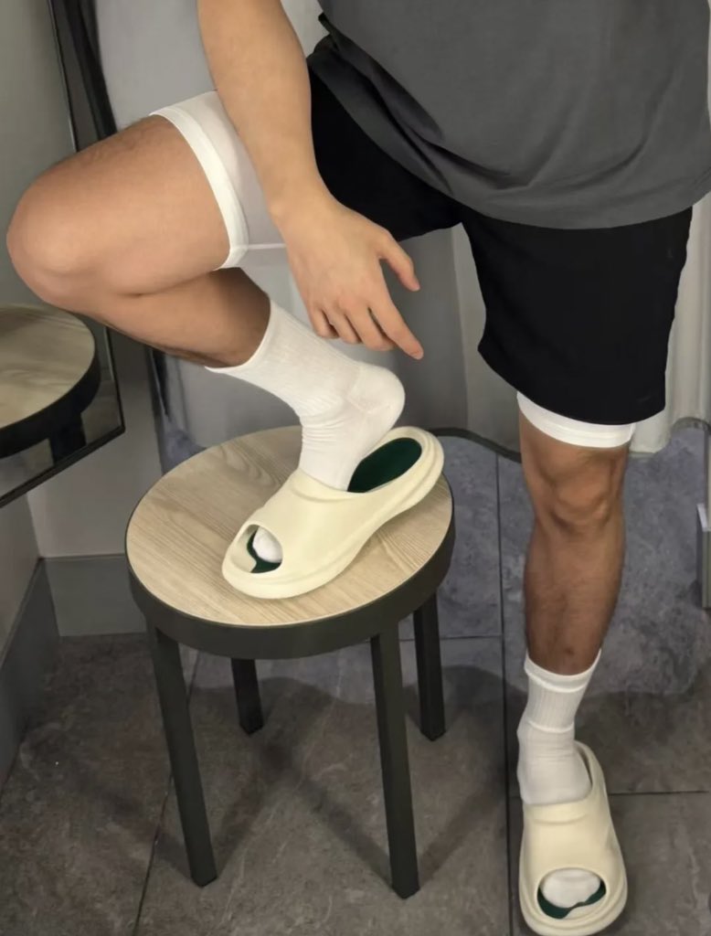 White Boy tweet media