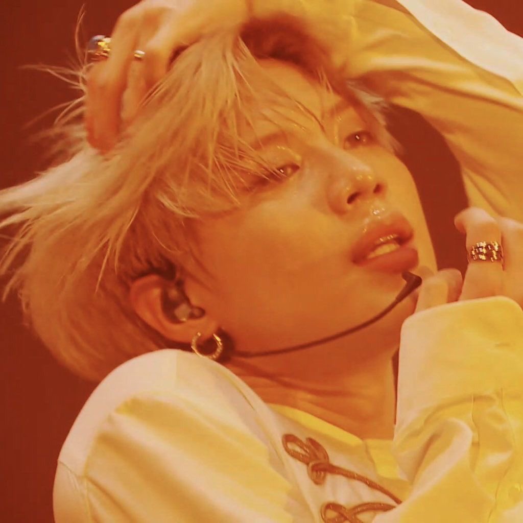 울어..... tweet media