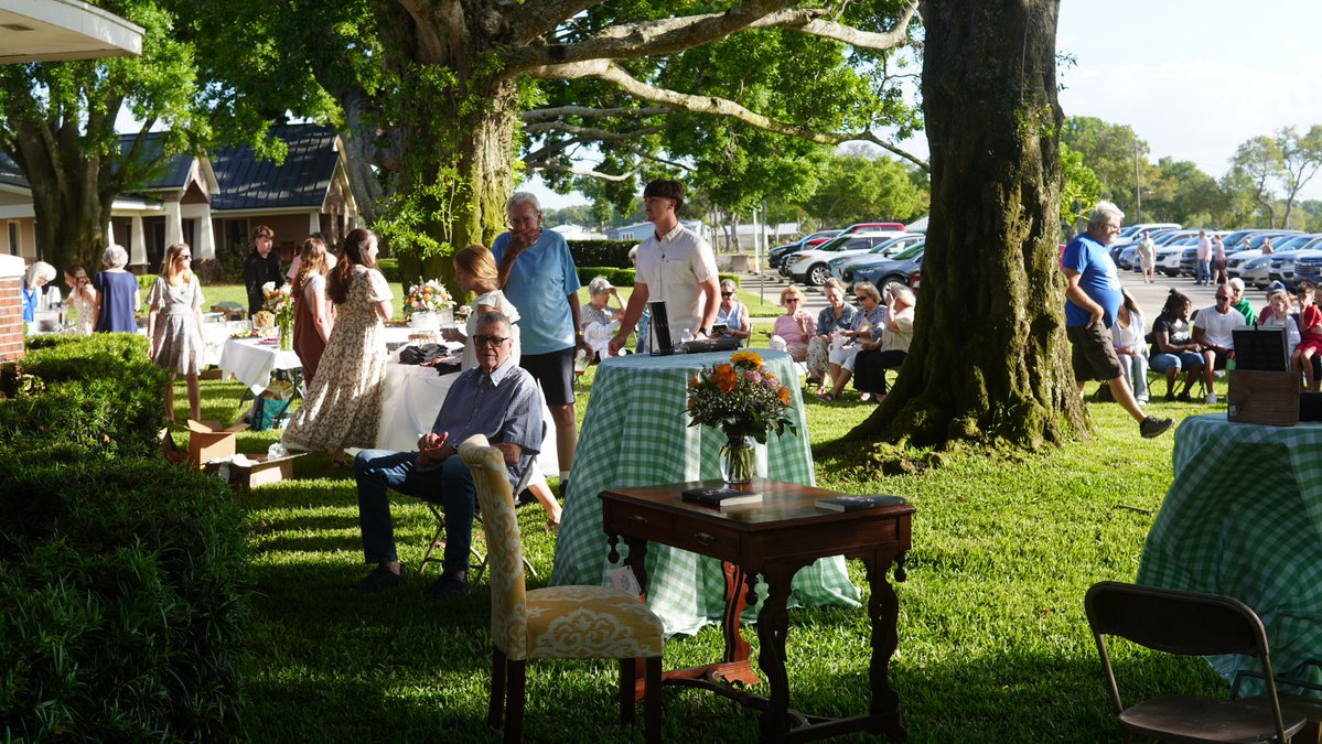 TexasStready's tweet image. From empty to full, in minutes. The LP launch of Stay Lit ...freedom that lasts was a huge success. Thanks! If you got a copy here or anywhere else. Please leave a review on Amazon when you're finished. Super important! E#StayLit #FaithBasedRecovery #ChristianBooks