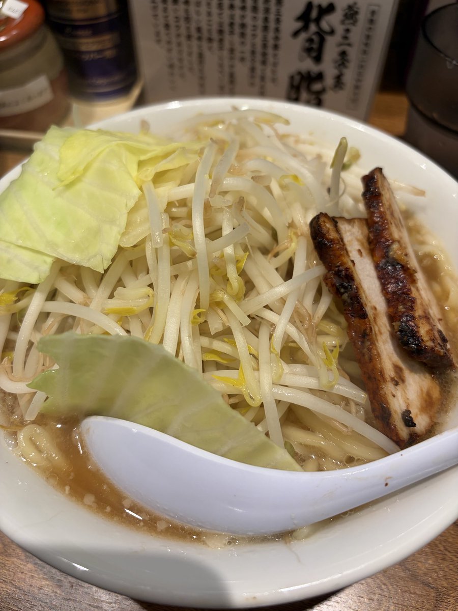kinoko4545's tweet photo. 中華そば　黒波
背脂　少なめ
ニンニク　なし https://t.co/aeQEXWGVjT