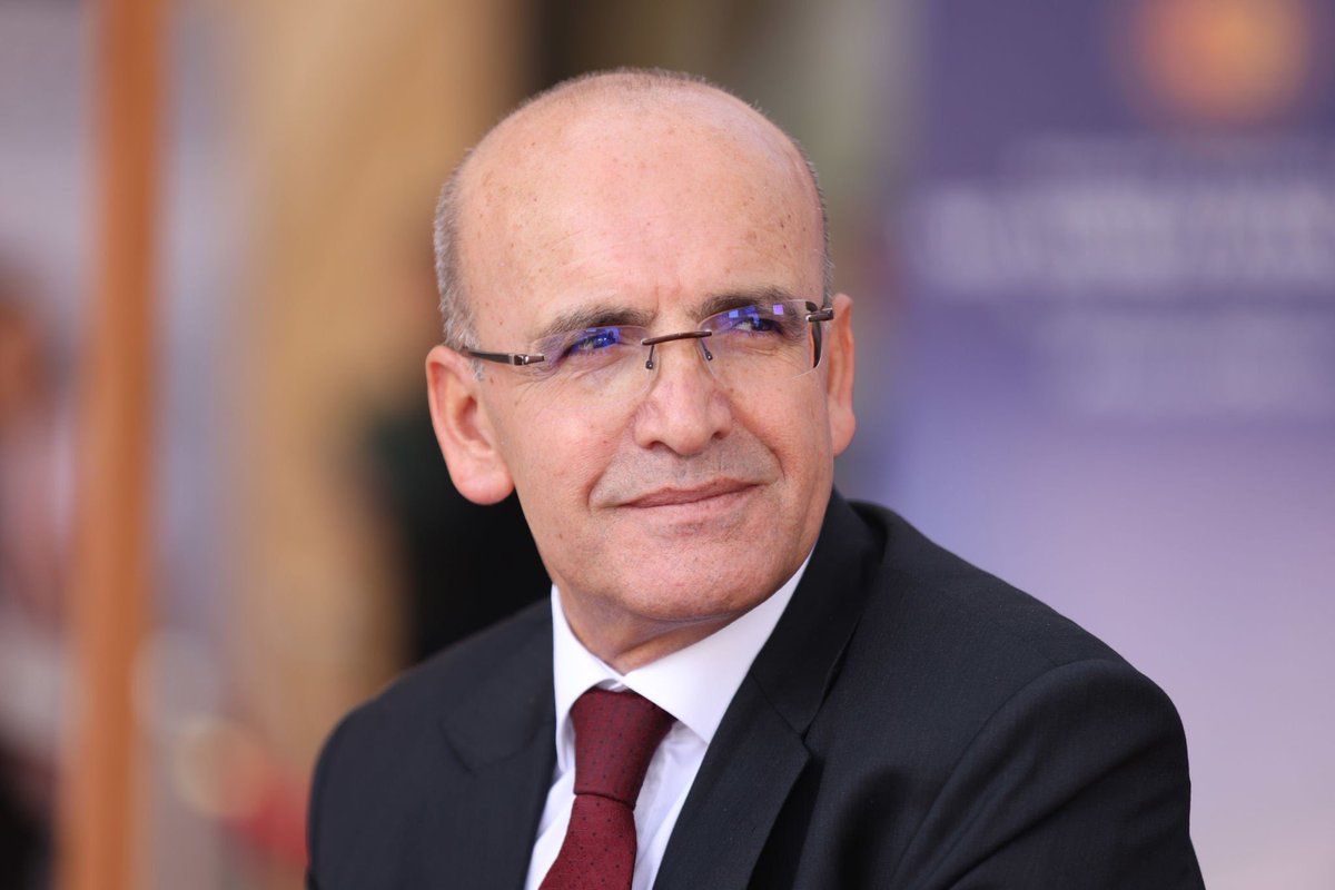 meddirenis's tweet image. Mehmet Şimşek Görevini Tamamladı mı ? 
İngiltere’nin borcu ödendi Mehmet Şimşek görevini tamamladı. 

Şimşek hızlı bir şekilde Türkiye nin ekonomisini alt üst etme pahasına halkatan vergi ve cezalar adı altında kısa bir sürede iyi para topladı. #şimşek #Maliye