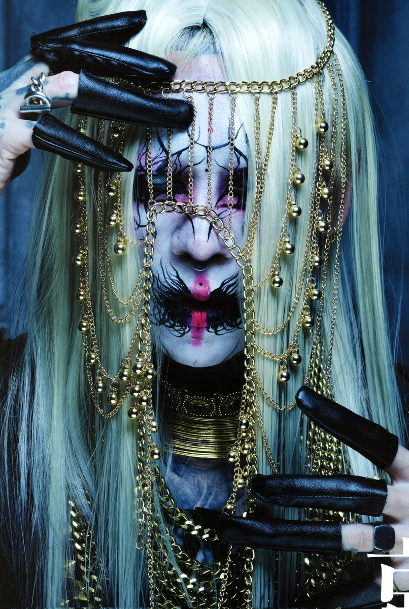 시월달 tweet media