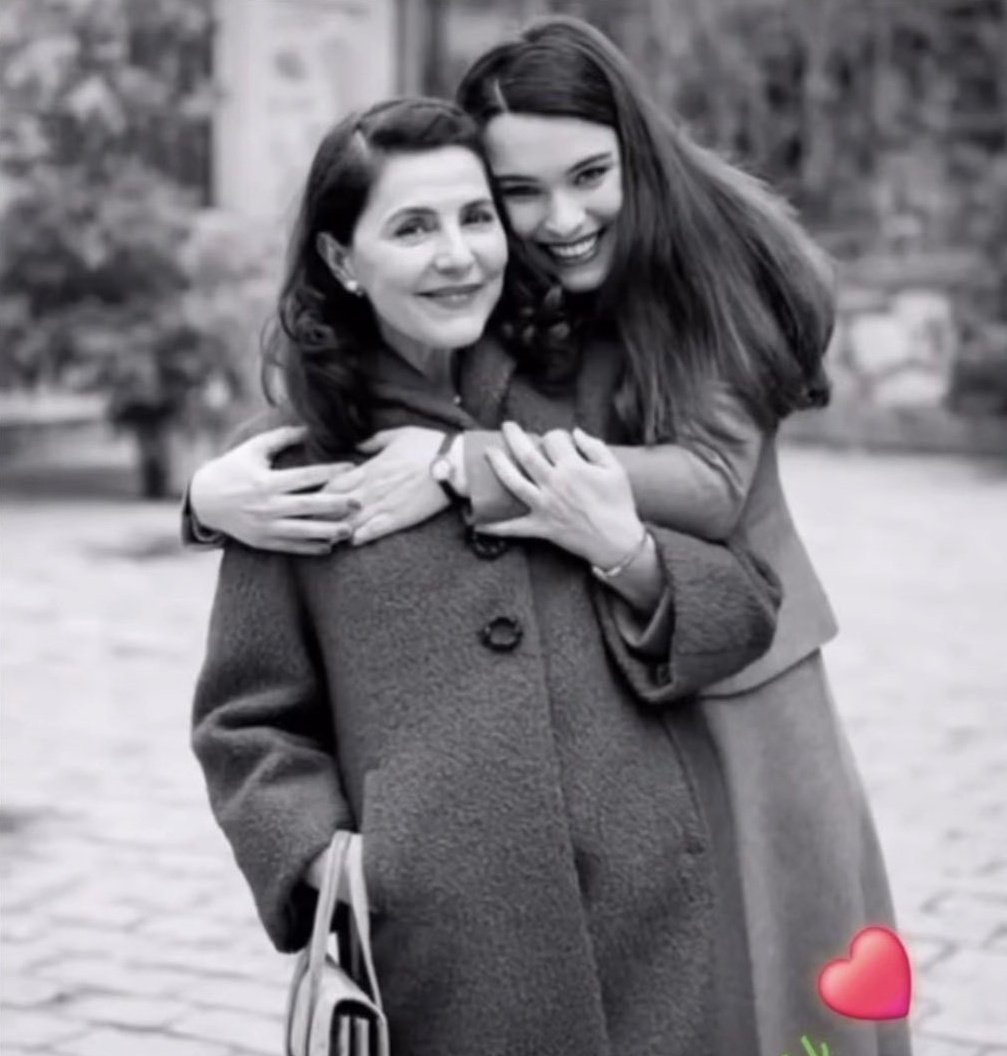 Guada Vicky tweet media