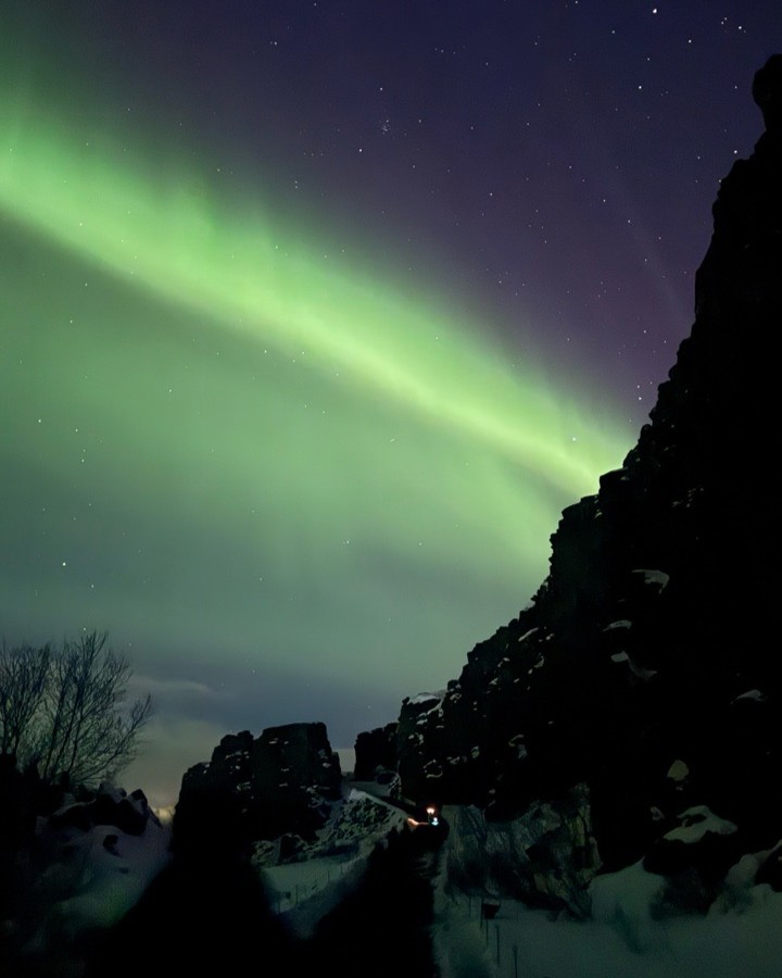 IcelandBus's tweet image. Only one and a half weeks left of the Northern Lights tours this season 🥲
Who is joining us tonight? 🌌

📸 by our wonderful guide Kristi Kokedhima

#iceland #beautifuldestinations #magicalmoments #northernlights #aurora #auroraborealis #polarlights #aurorahunting