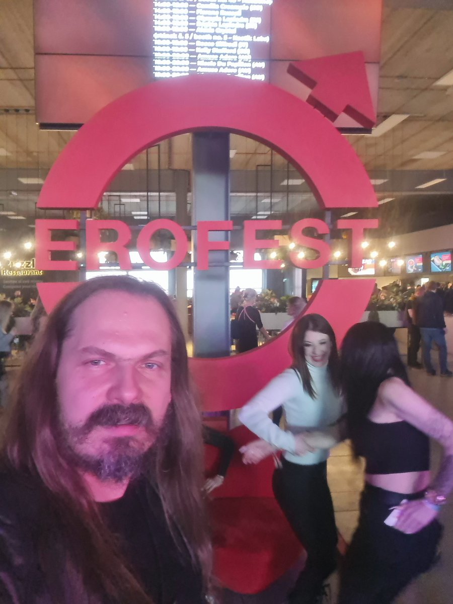 PavelDeLong's tweet photo. PdL ❤️ PRAGUE

🙏.... 

@julianorthmodel
@scandicstella
@VittoriadivineX 
@AnitaBlanchexx 
@NikkiRidlle 
@RoccoSiffrediXX 
@amuse_adore https://t.co/6Se7RpbXbW