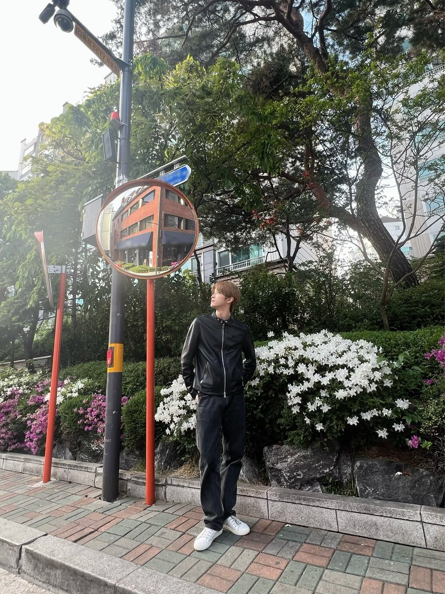 もんもん tweet media