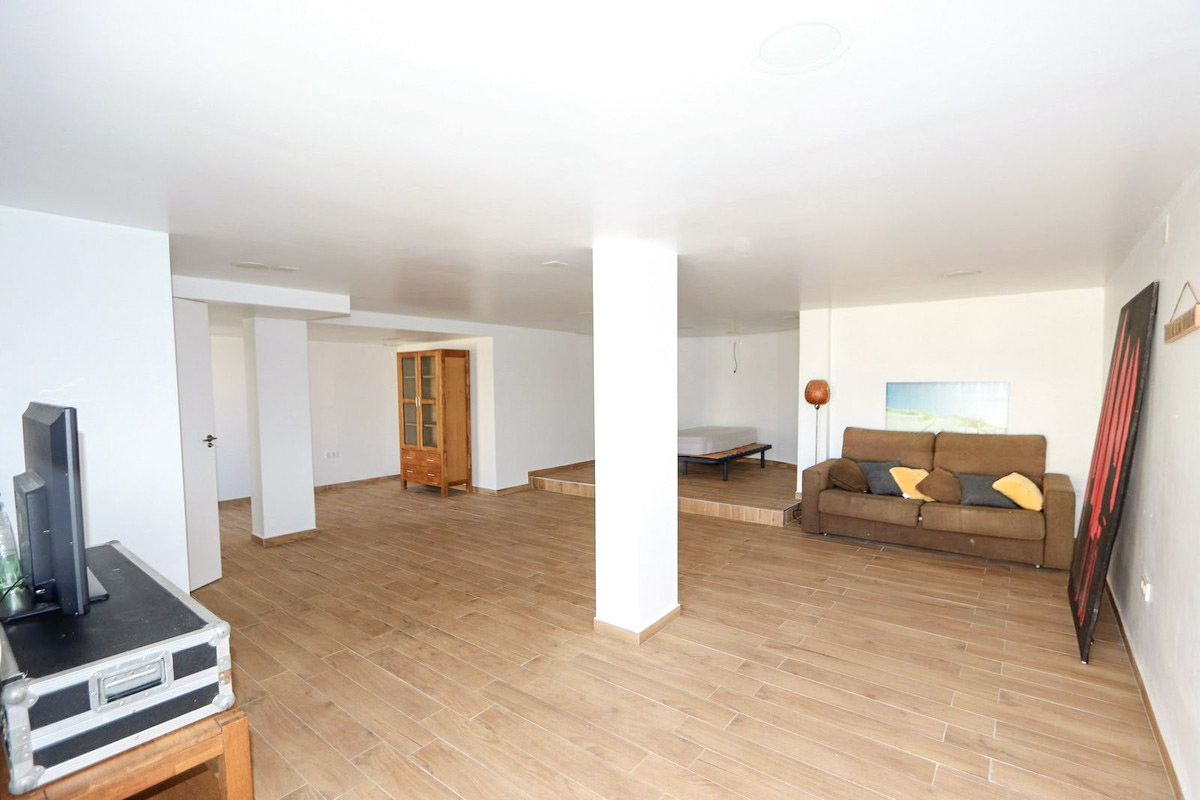 YourDreamHomeEs's tweet image. 🏡New to the market in Las Filipinas! €369,000

Beautiful 3 bedroom villa with private pool, jacuzzi, terraces and garden—perfect for enjoying life in the sun.

For more info👇
yourdreamhome.es/property/villa…

#Villamartin #DetachedVilla #SpainProperty #CostaBlanca #DreamHomeInSpain