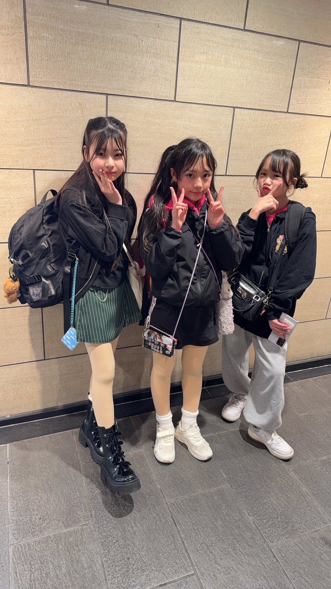 🎋グリ下ライブ見にきてくださった皆さまありがとうございました☺️✨
関係者の方々もいつも本当にありがとうございます✨
大好きなりんりんのお誕生日一緒に過ごせてみんなでお祝いできたの本当にうれしかったです🥰💕
りんりん、はなちゃん今日もありがとう😘愛してるぜ😎✨

#ちぃたんぼんばーずOSK