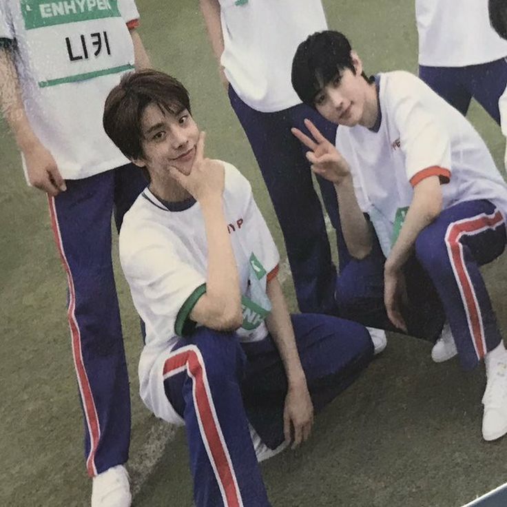 enhatoop tweet media