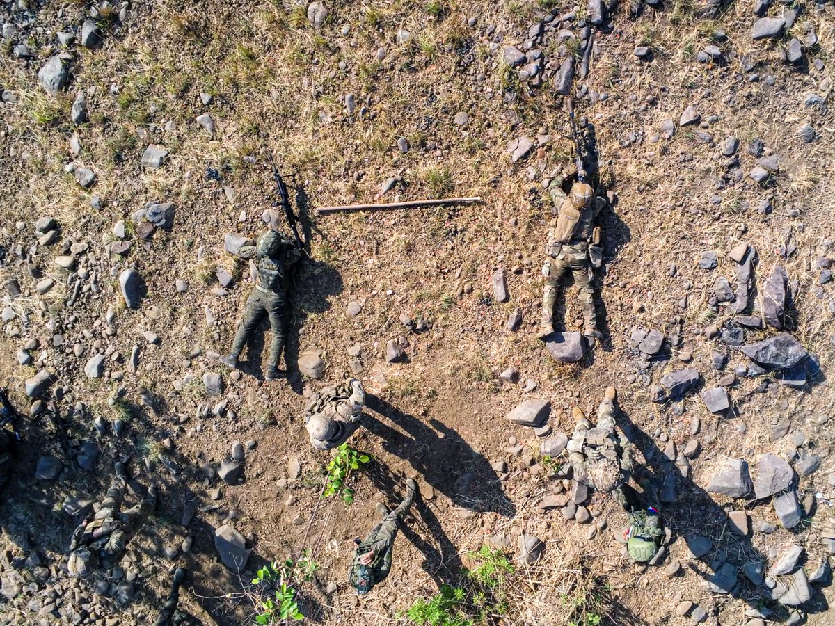 25thID's tweet image. This is combined combat power. A single, integrated squad of @usarmy #25ID and #AFP Soldiers conducting a bilateral live-fire during #Salaknib26.

This is the STRIKE pillar. This is what our #Partnership builds.  🇺🇸 🤝 🇵🇭 

📸 by Sgt. Duke Edwards