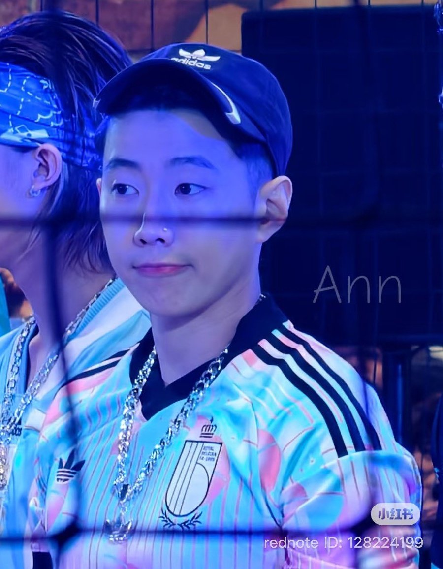 tiyaaa🐰🧄✏️ tweet media