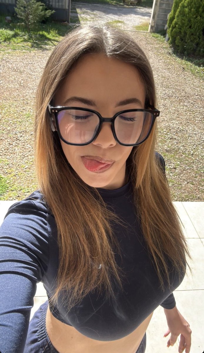 Manon landi tweet media