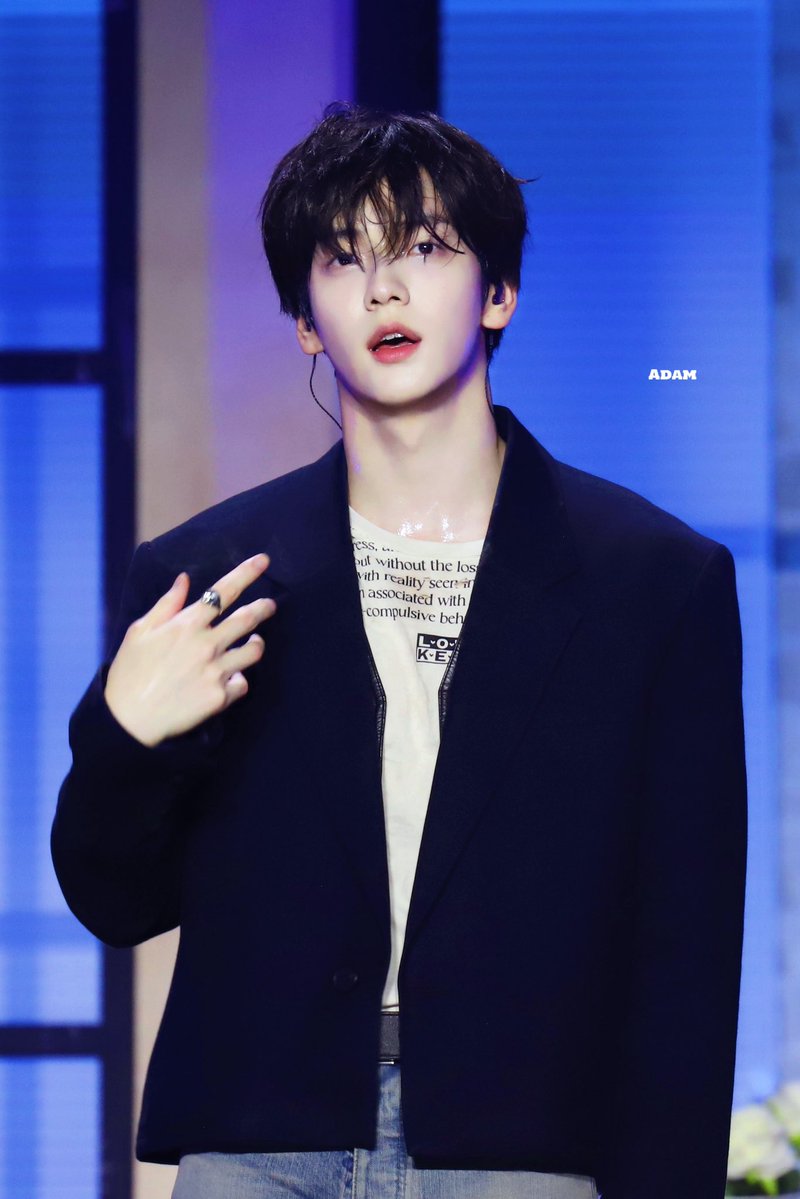 Adam_1205 tweet media