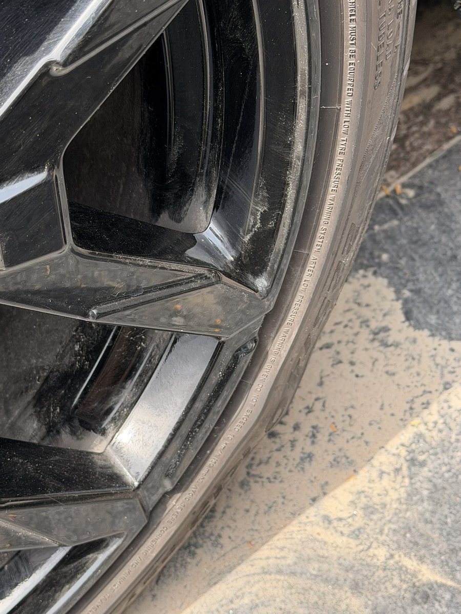 YSinghwal's tweet photo. @BMW @BMWIndia2 @DeutscheMotoren @Pirelli @BMWINDIAOFFICAL https://t.co/U0KZ1CzLyF