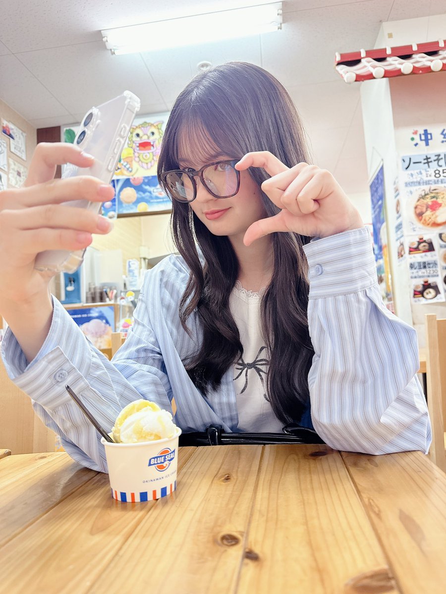 3110yasminee's tweet image. 行ってみたかった名古屋の大須に行ってきた〜🥺💗
商店街で沖縄のお店を見つけて入ったよ🌺
ずっと食べてみたかったブルーシールアイス🍨🍍
めっちゃ美味しくて幸せすぎた🤤💗
また行きたいな〜🫶🏻✨

#blueseal
#沖縄
#fypシ゚