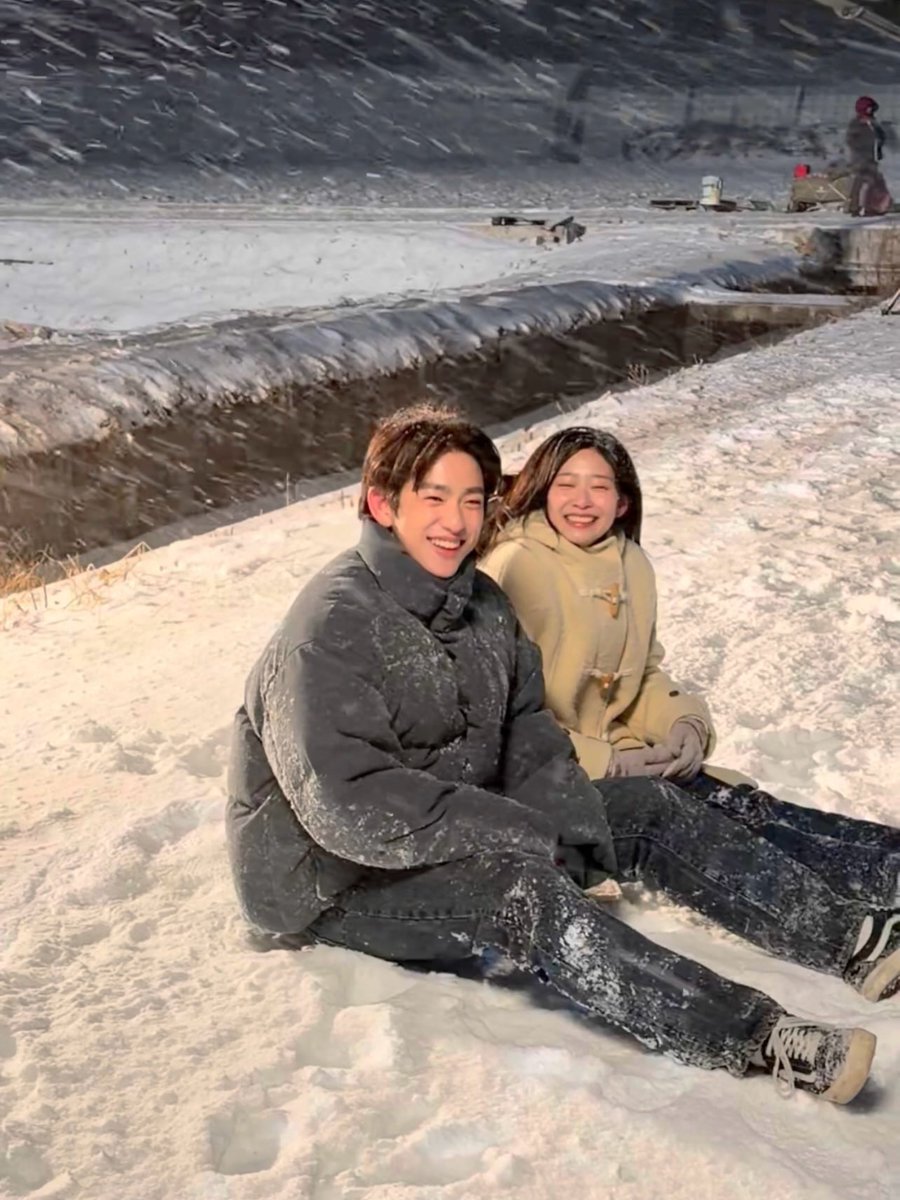 Snow is falling like it’s straight out of a movie, the air is freezing, and I can barely feel my hands… but here we are, still posing cute like the cold personally agreed not to bother us. Priorities? Looking good first, surviving winter second.