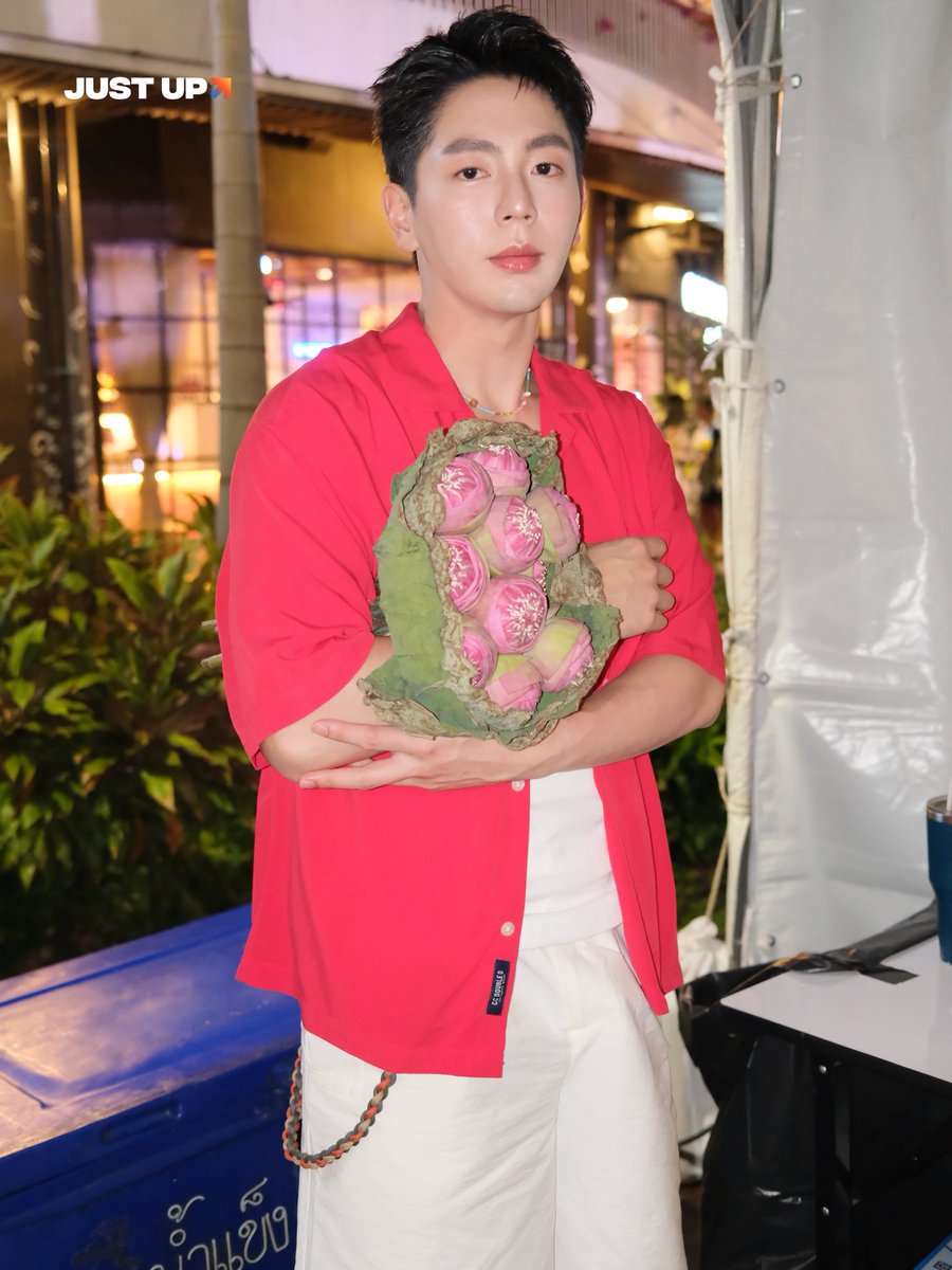 อัพ ภูมิพัฒน์ ในงาน
Major Songkran 2026

#SONGKRAN2026UPPOOMPAT
#MajorSongkranFestival2026
#uppoompat