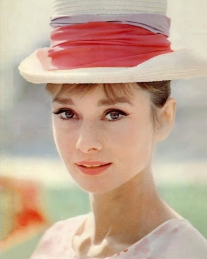 Audrey Hepburn tweet media