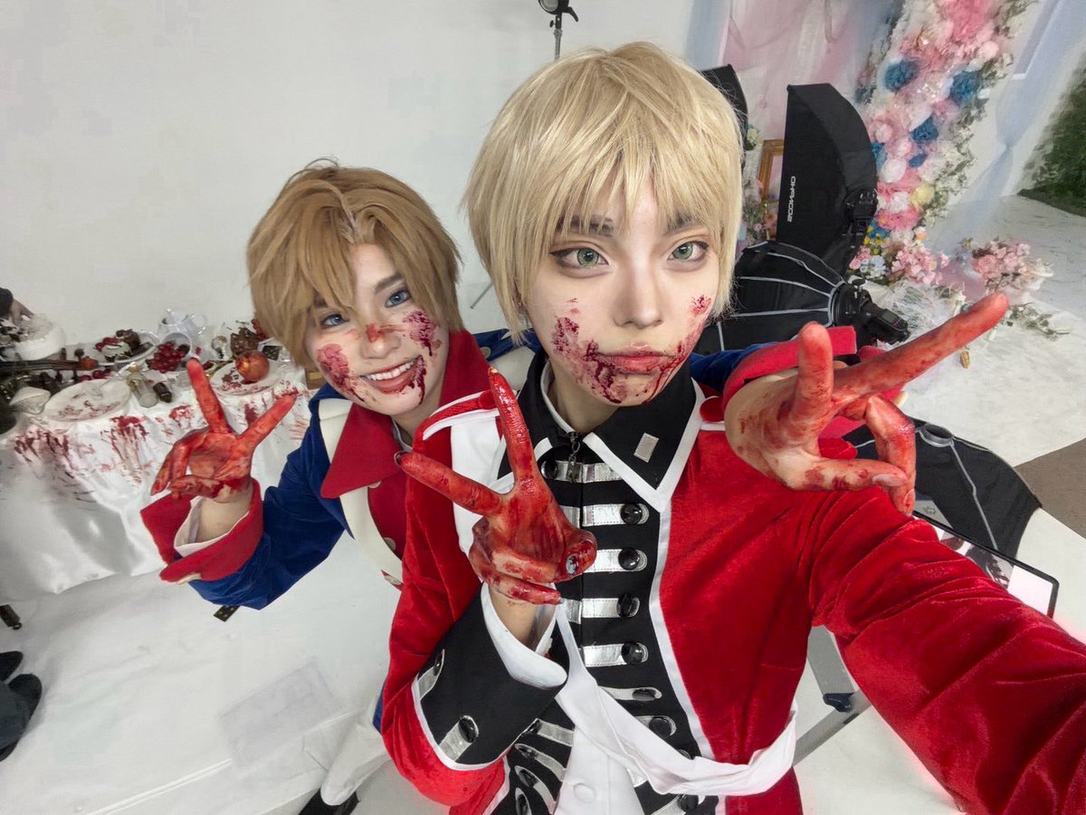 ふたりで血糊撮影〜‼️
血糊と黒蜜でべったべた🤦🏻‍♀️