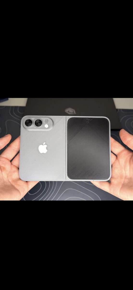 MajinBuofficia's tweet image. Apple will once again be left behind by Huawei and Samsung, who will be the first to launch a wide foldable format.